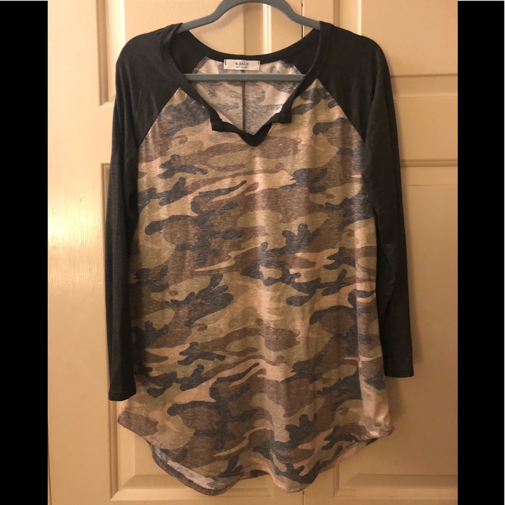Boutique Camo top